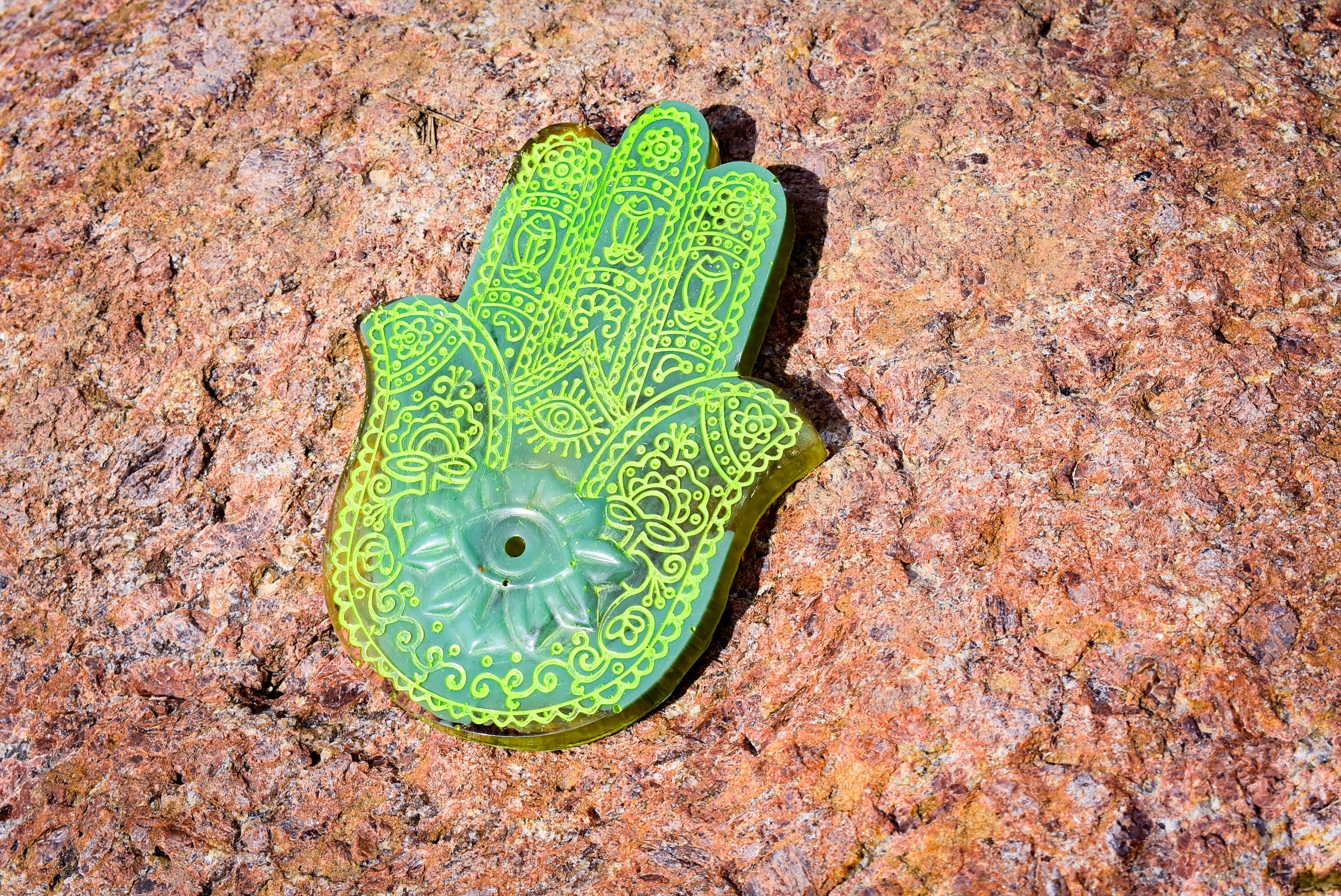 Emerald Hamsa Hand Resin Incense Holder – Heart Chakra Altar Décor for Growth & Renewal