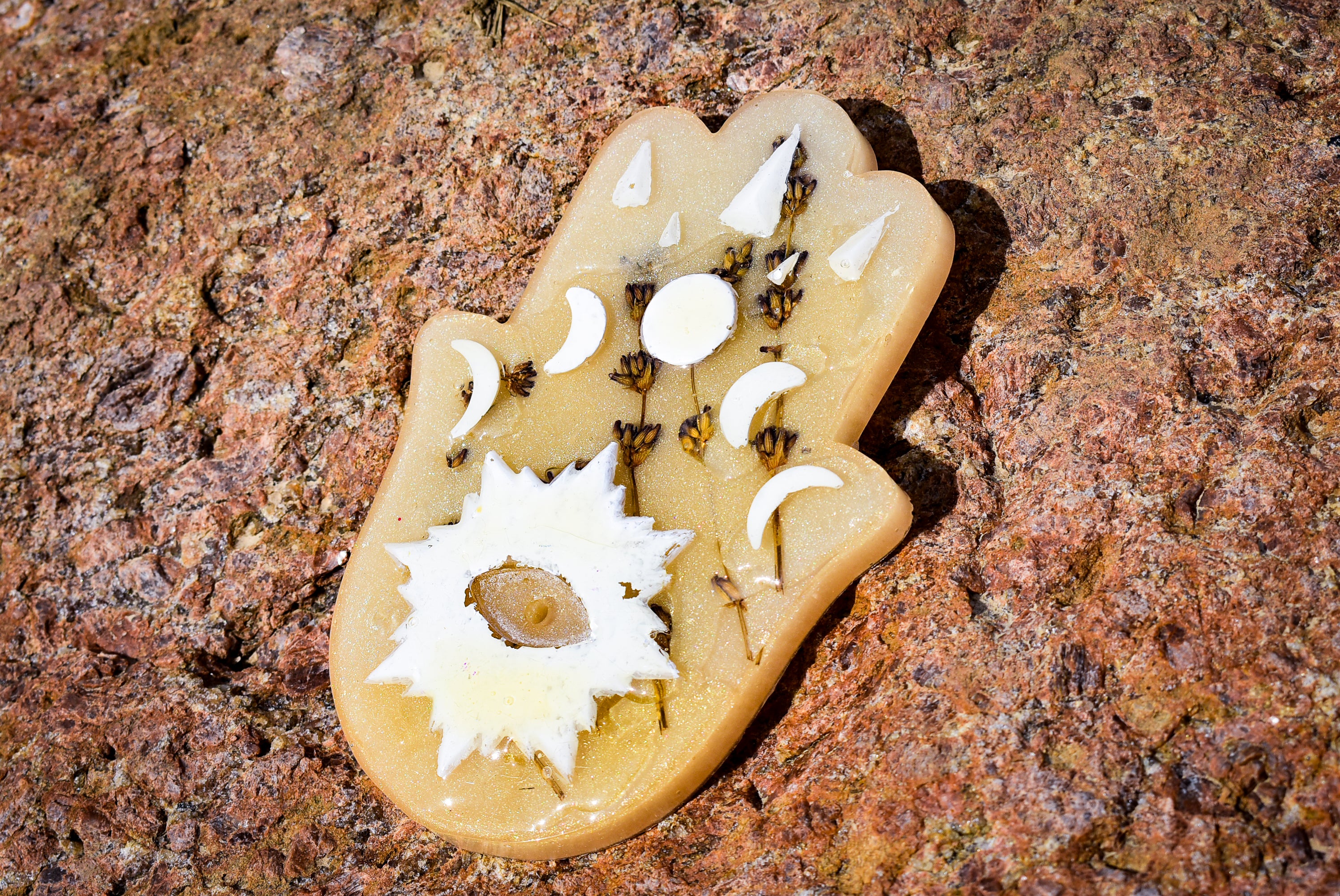 Celestial Hamsa Hand Resin Incense Holder – Lavender-Infused Altar Décor for Protection & Calm