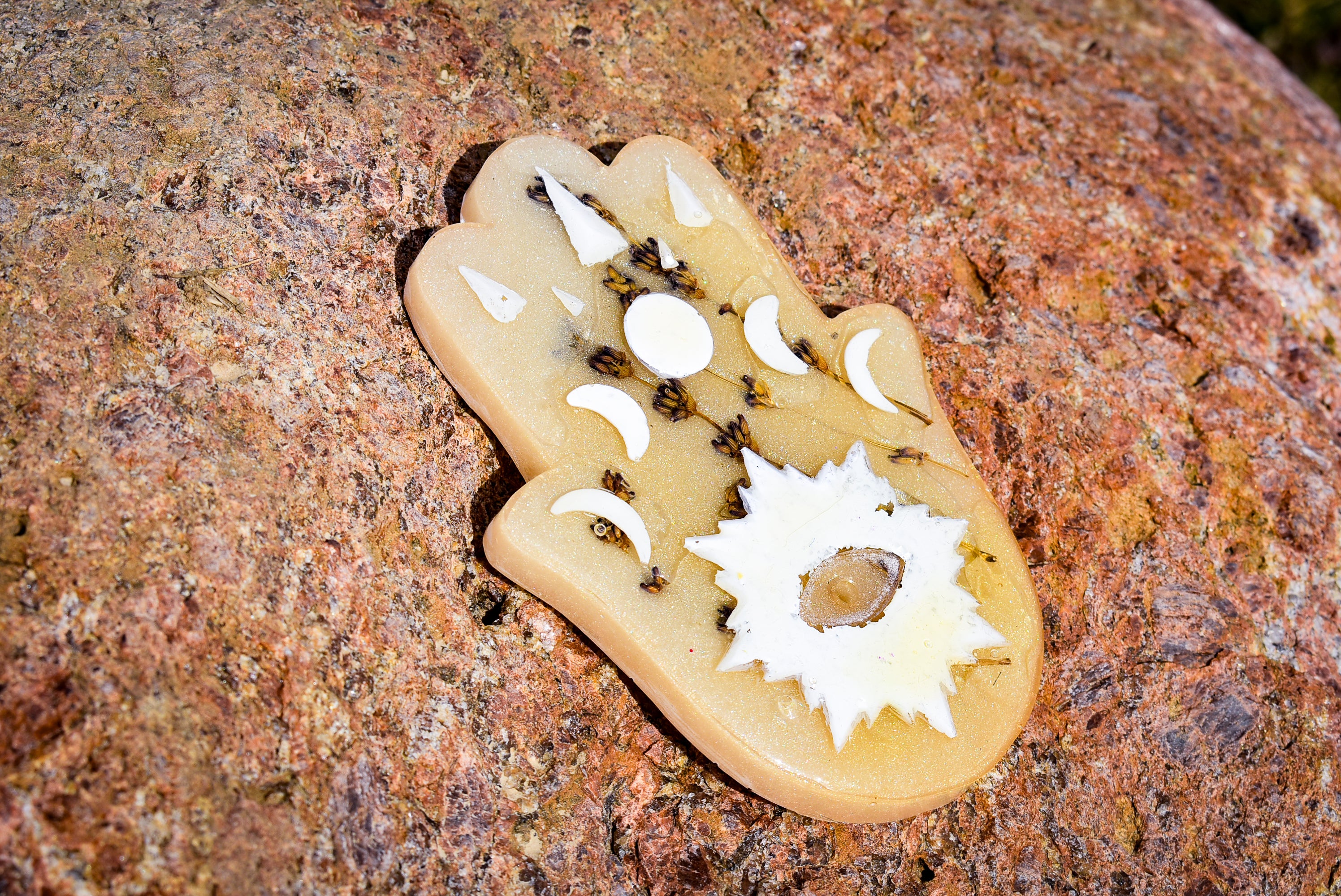 Celestial Hamsa Hand Resin Incense Holder – Lavender-Infused Altar Décor for Protection & Calm