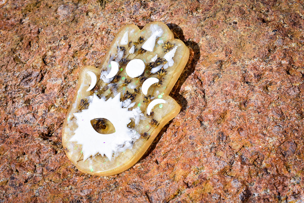 Celestial Hamsa Hand Resin Incense Holder – Lavender-Infused Altar Décor for Protection & Calm