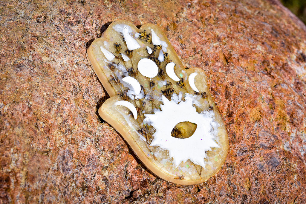 Celestial Hamsa Hand Resin Incense Holder – Lavender-Infused Altar Décor for Protection & Calm