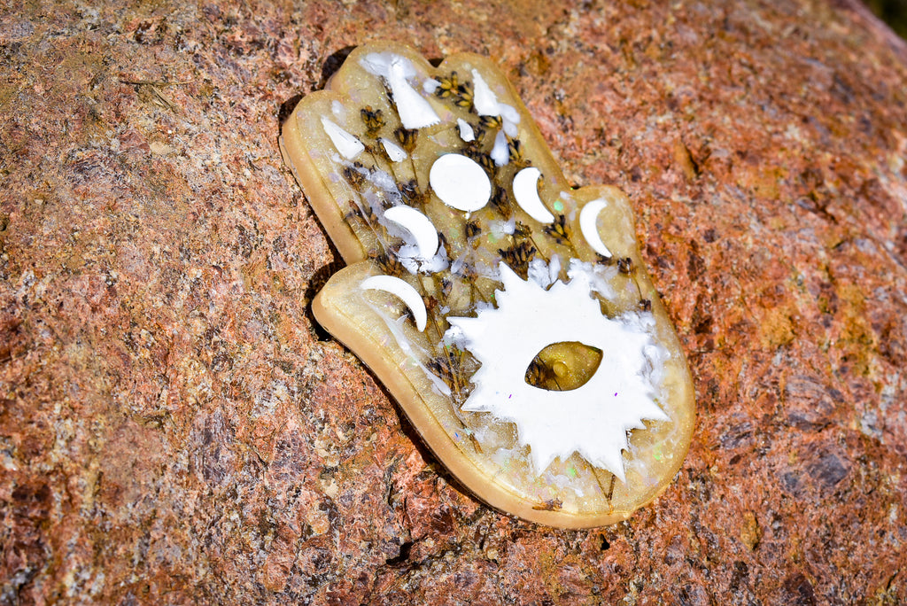 Celestial Hamsa Hand Resin Incense Holder – Lavender-Infused Altar Décor for Protection & Calm