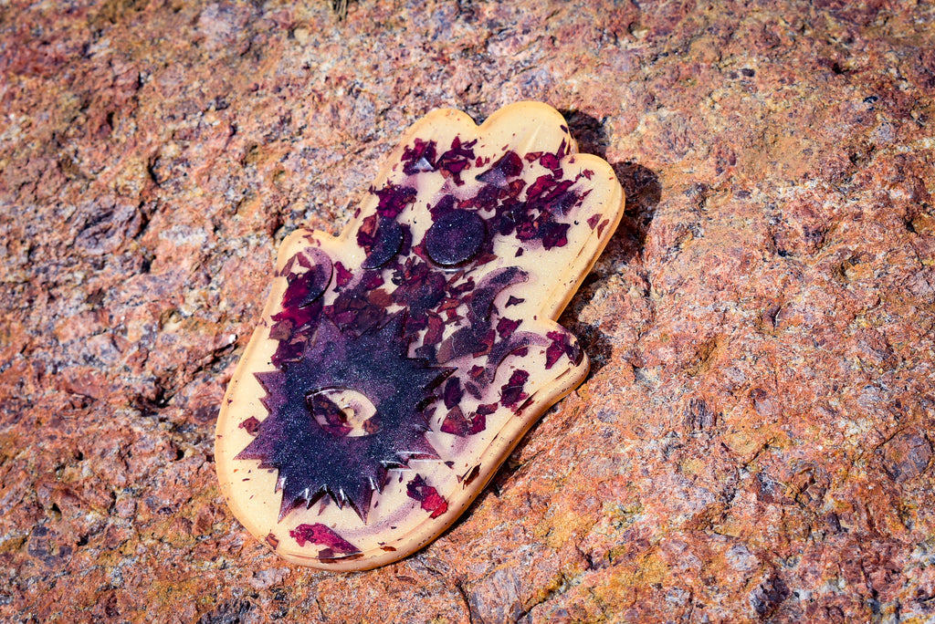 Midnight Rose Hamsa Hand Resin Incense Holder – Protective Altar Décor with Crimson Petals