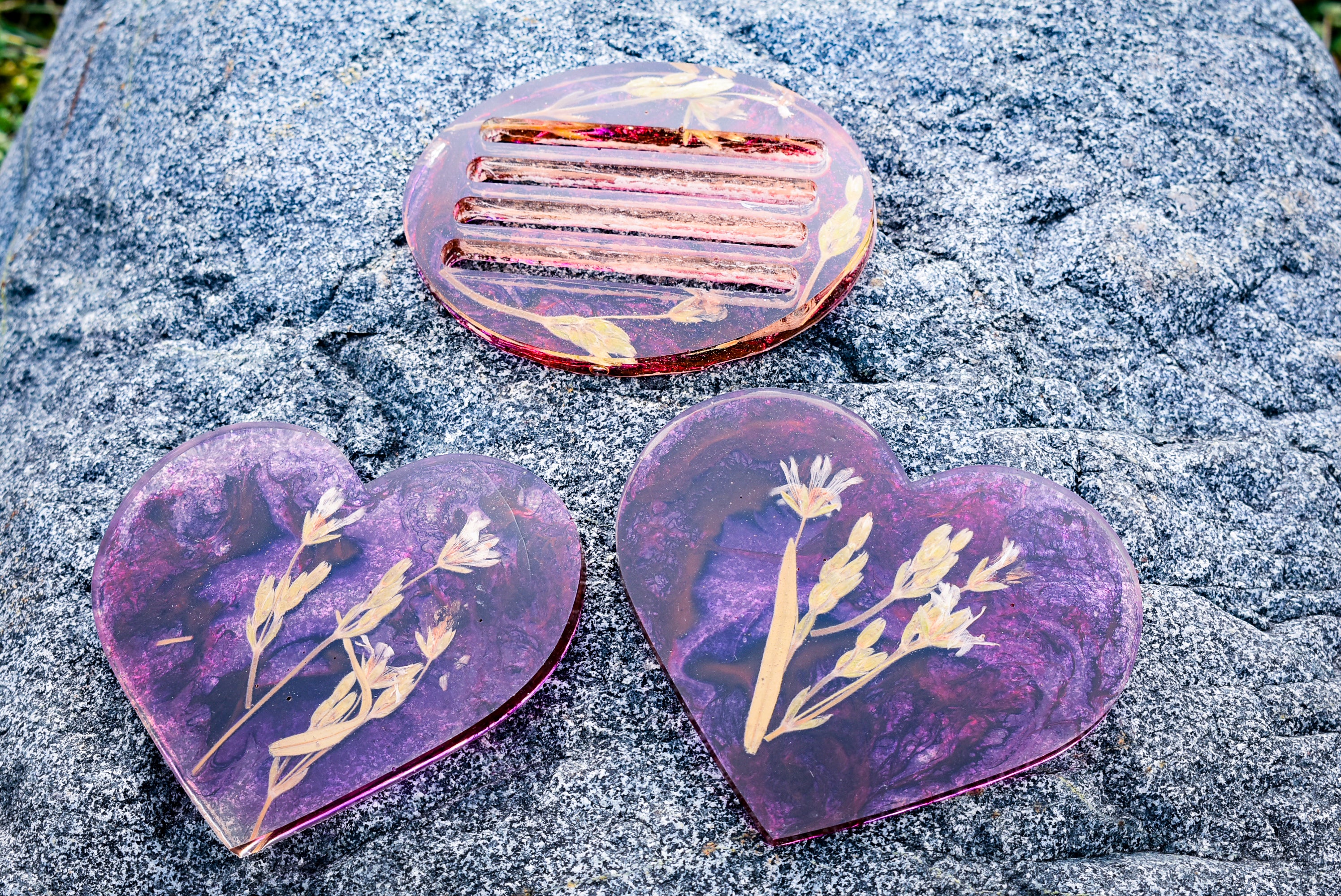 Snow-in-Summer Heart Coaster Set – Purple Galaxy Bloom (Set of 2 + Holder)
