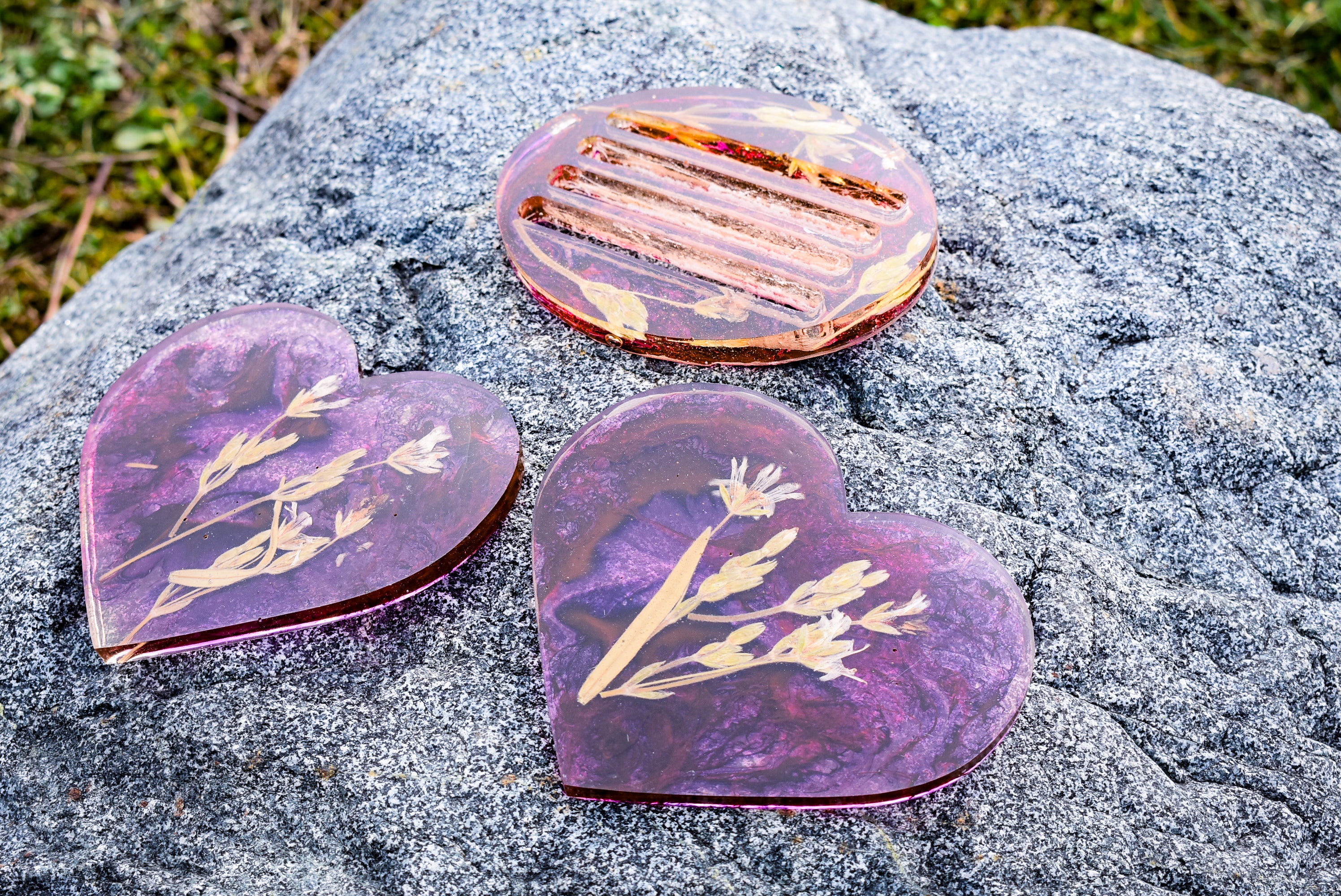 Snow-in-Summer Heart Coaster Set – Purple Galaxy Bloom (Set of 2 + Holder)