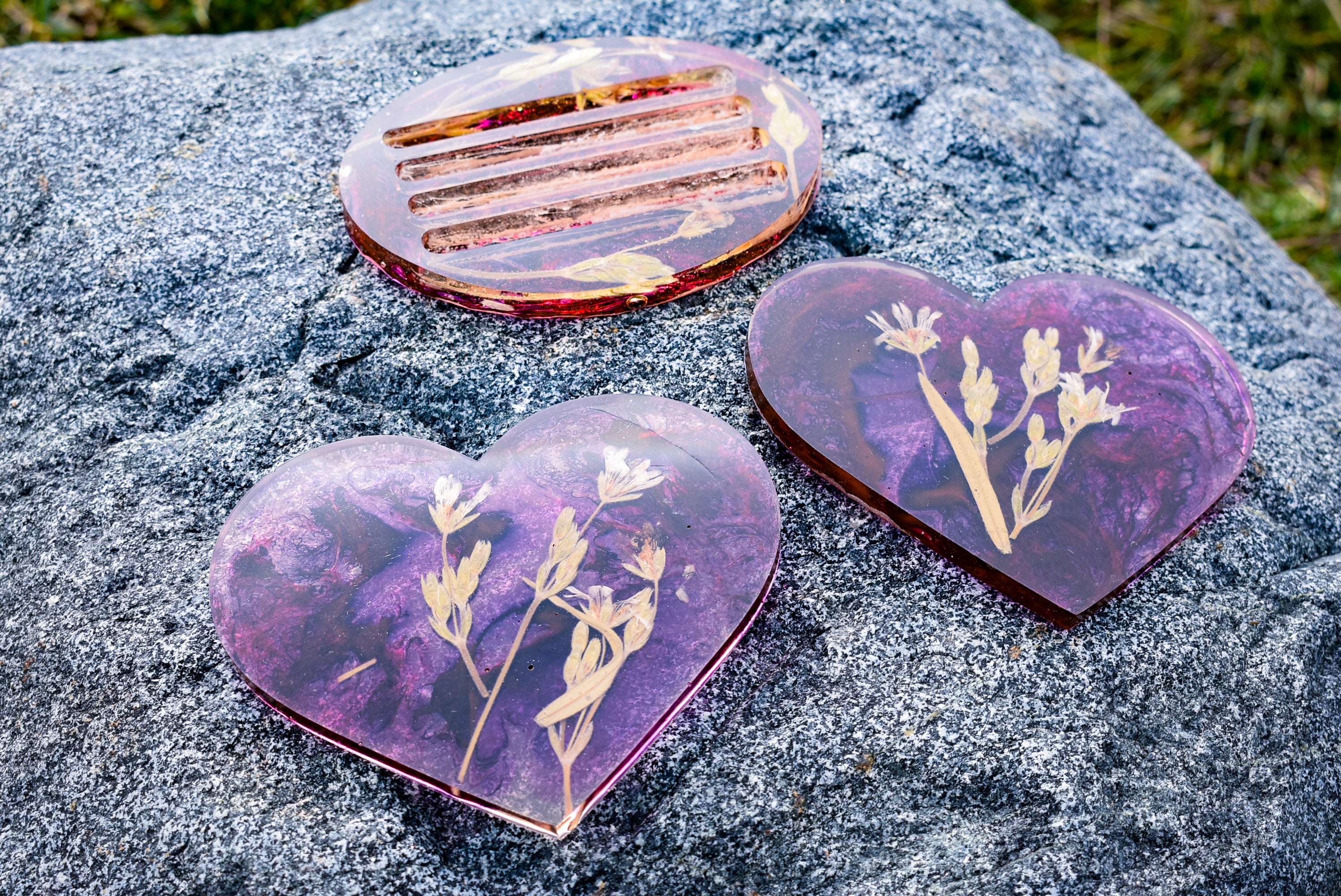 Snow-in-Summer Heart Coaster Set – Purple Galaxy Bloom (Set of 2 + Holder)