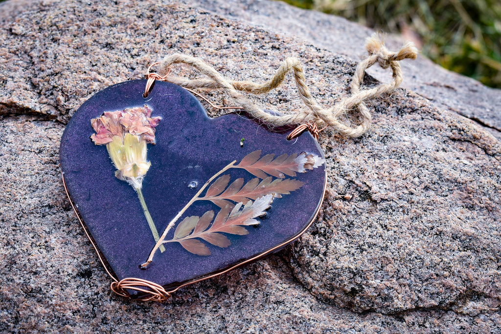 Fern & Carnation Heart Resin Wall / Window Hanger