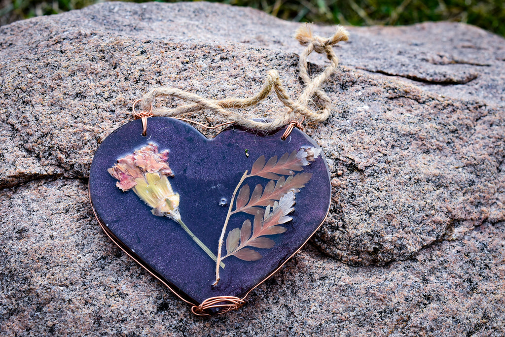 Fern & Carnation Heart Resin Wall / Window Hanger