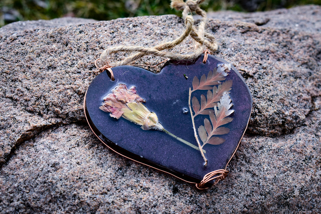 Fern & Carnation Heart Resin Wall / Window Hanger
