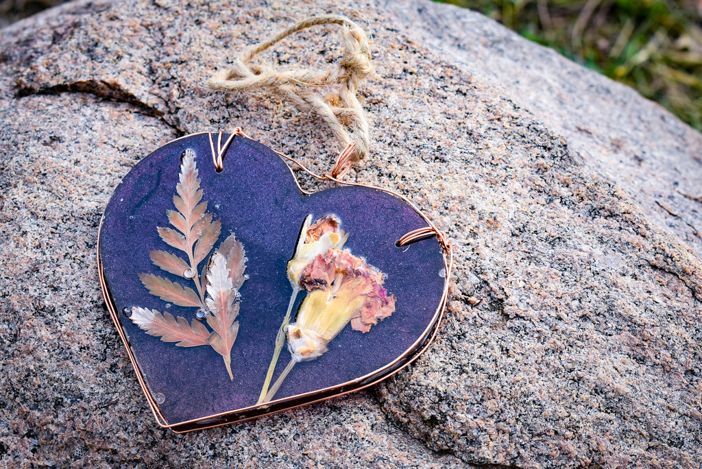 Fern & Carnation Heart Resin Wall / Window Hanger