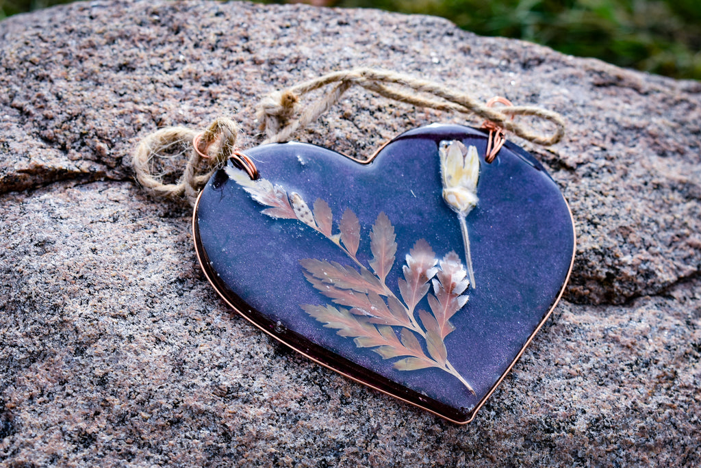 Fern & Carnation Heart Resin Wall / Window Hanger